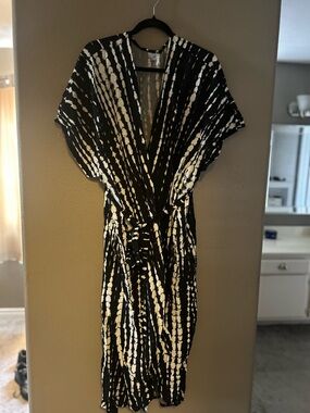 Black & White Tie-Dye Wrap Dress